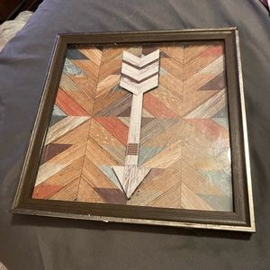 Arrow framed picture decor